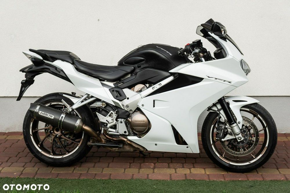 Honda VFR - 2