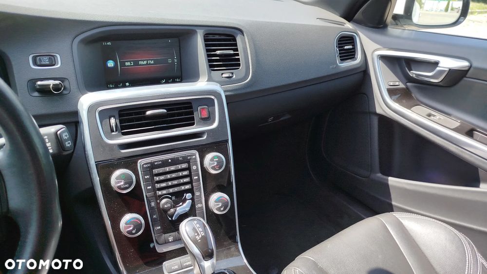 Volvo V60 D5 Geartronic Summum - 10