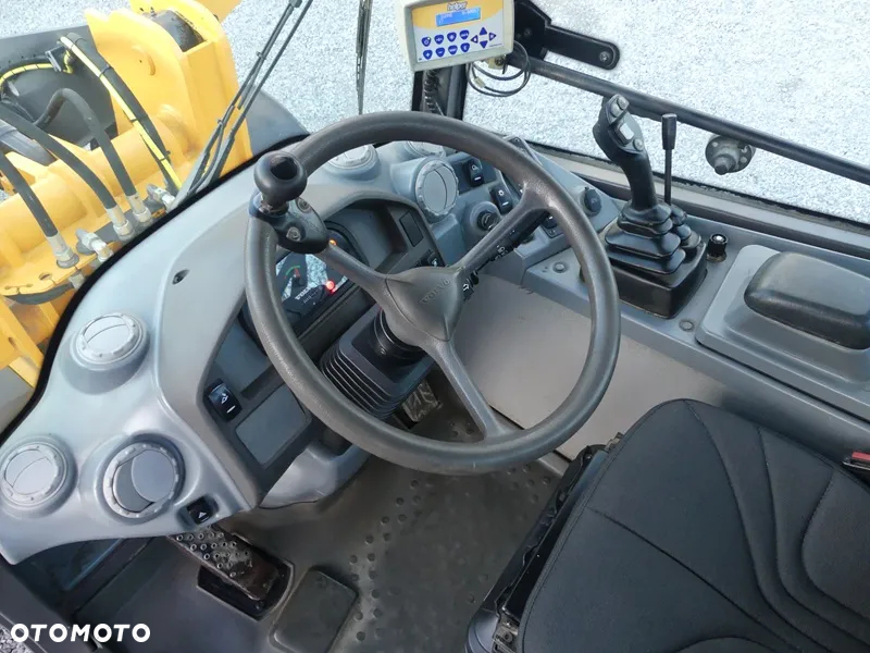 Volvo L25F / Z Niemiec / WAGA / Super Stan / - 10