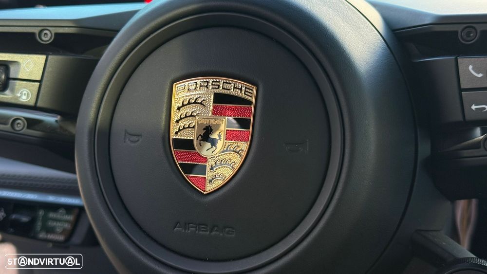Porsche Taycan Cross Turismo 4S - 16