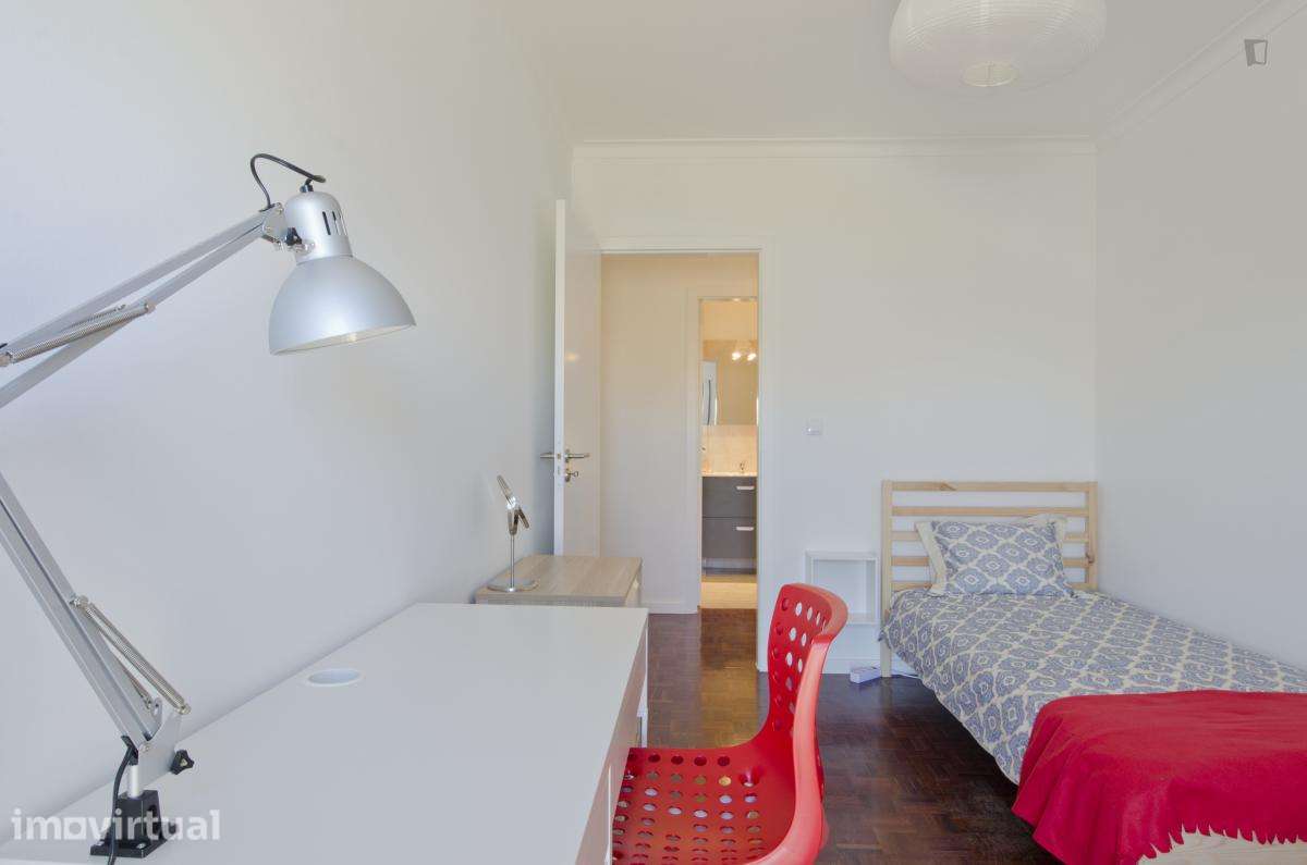 Quarto - localizado em Bela Vista Lisbon - Grande imagem: 2/22