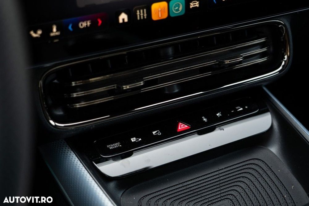 Mercedes-Benz CLA - 23