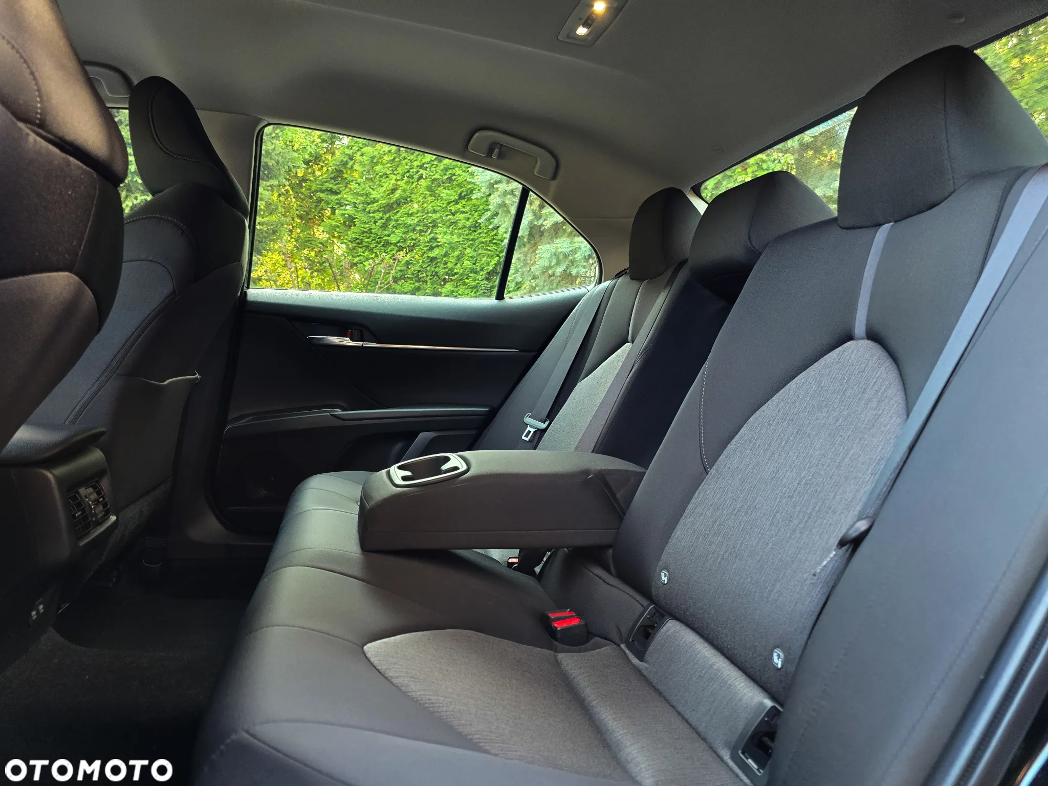 Toyota Camry - 27