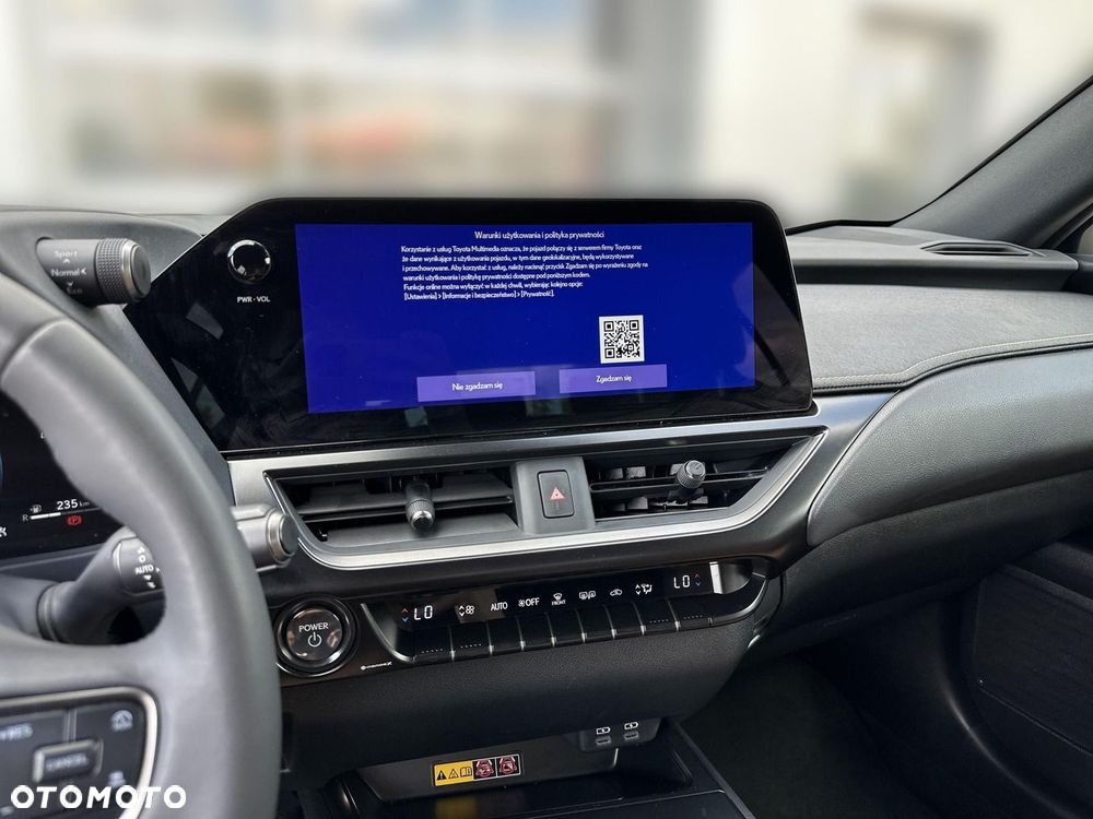 Lexus UX 300h F Sport Design - 18