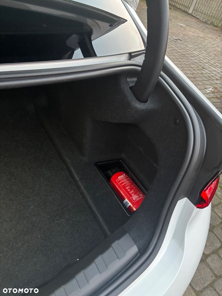 BMW Seria 3 330i xDrive - 17