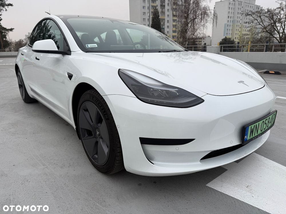 Tesla Model 3 - 10