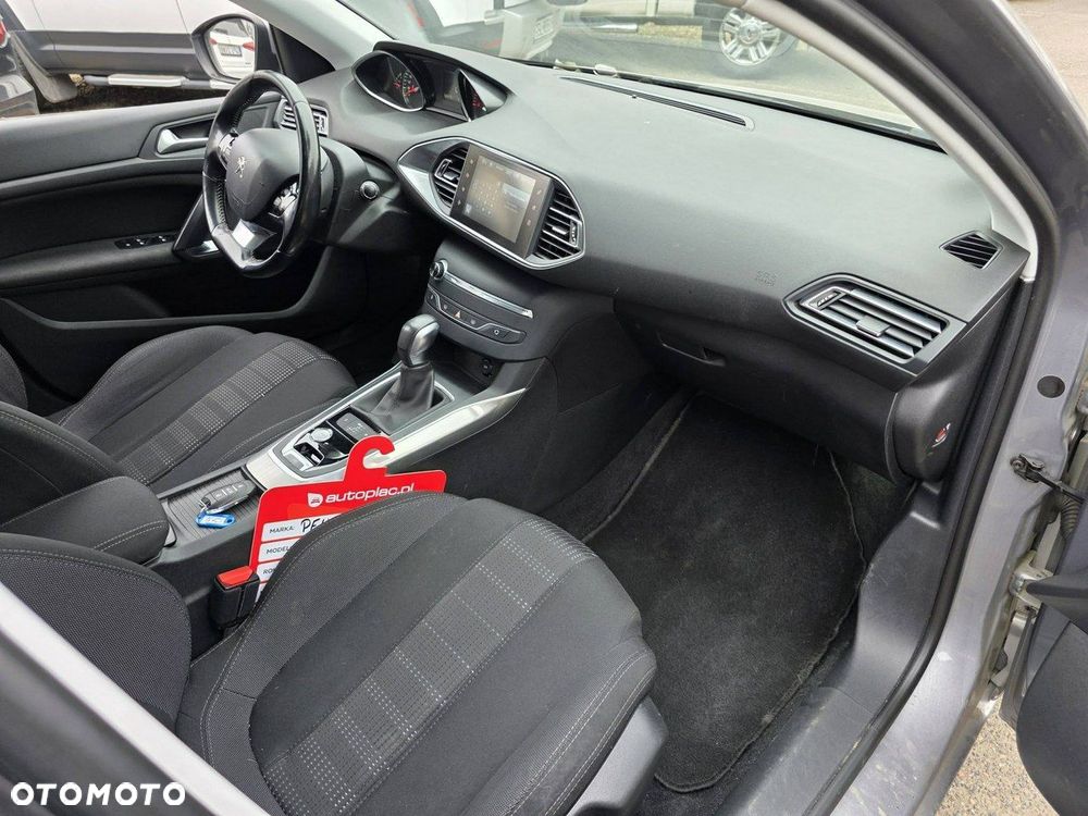 Peugeot 308 BlueHDi 120 EAT6 Stop & Start Active Business-Paket - 32