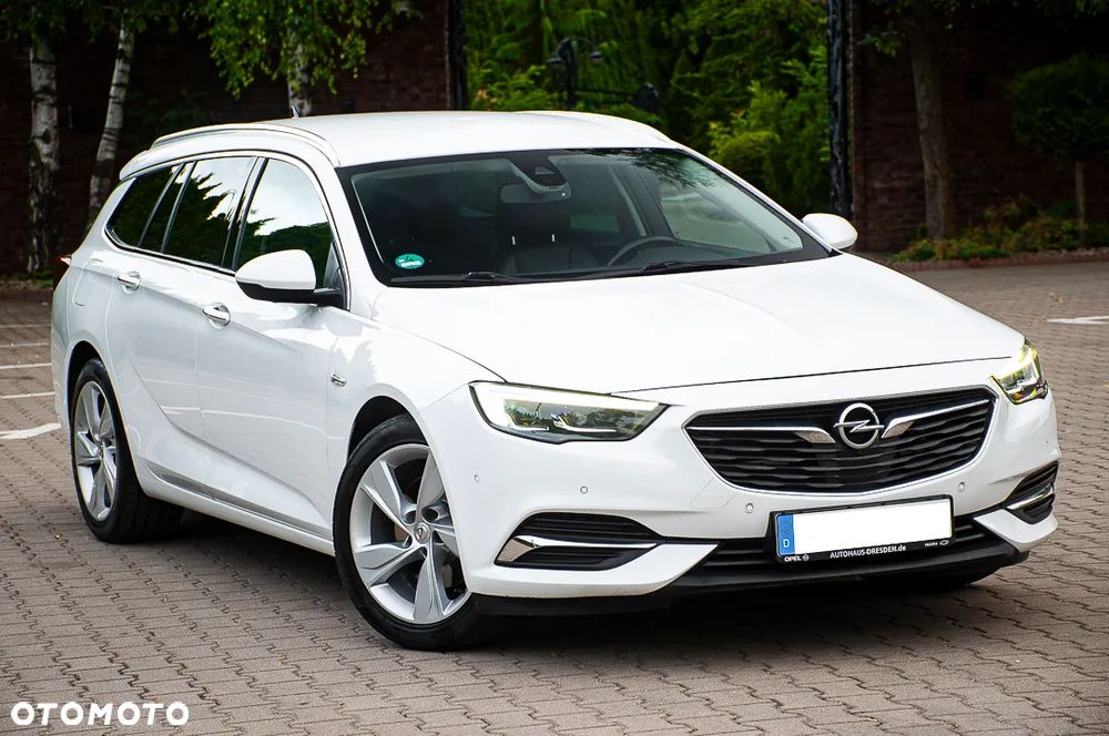 Opel Insignia 2.0 BiTurbo 4x4 Ultimate Exclusive - 4