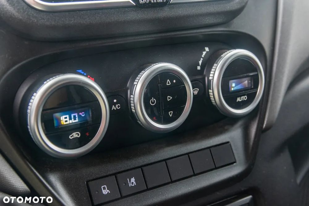 Iveco Daily 70C18HA8/P Hi-Matic Autolaweta Pomoc Drogowa 3.0 180KM - 35