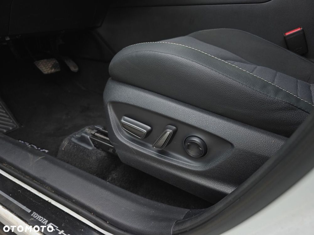 Toyota C-HR 2.0 PHEV Dynamic Force Executive - 21