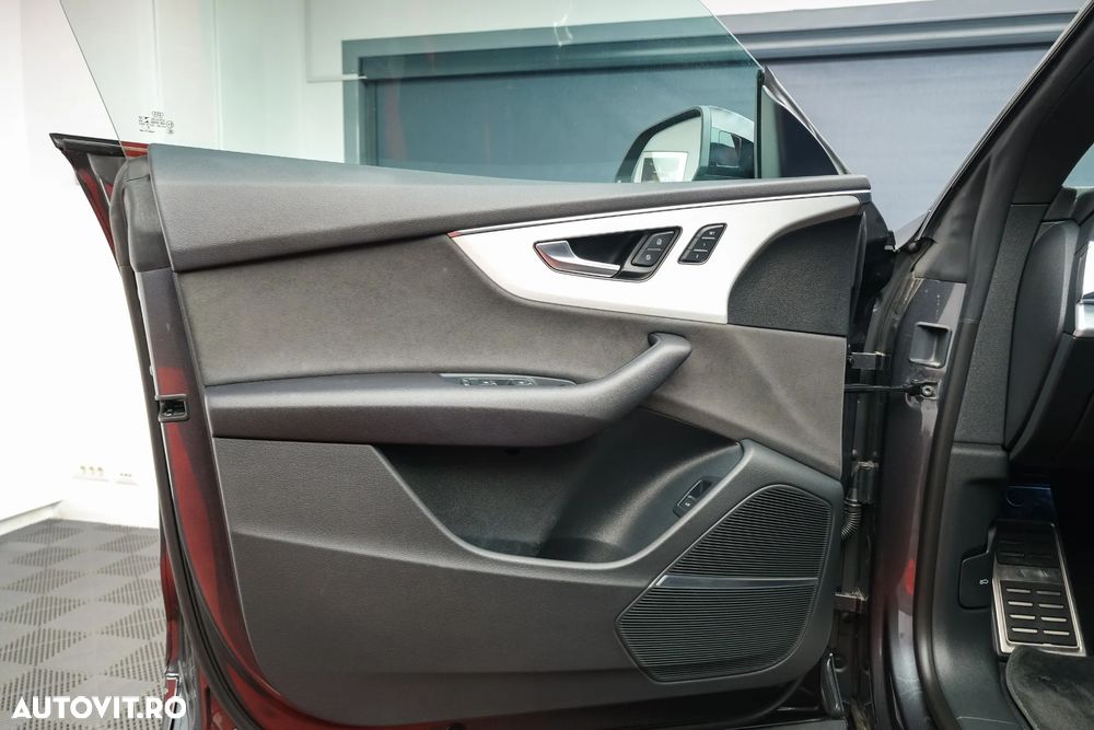 Audi Q8 55 TFSI quattro Tiptronic MHEV - 17