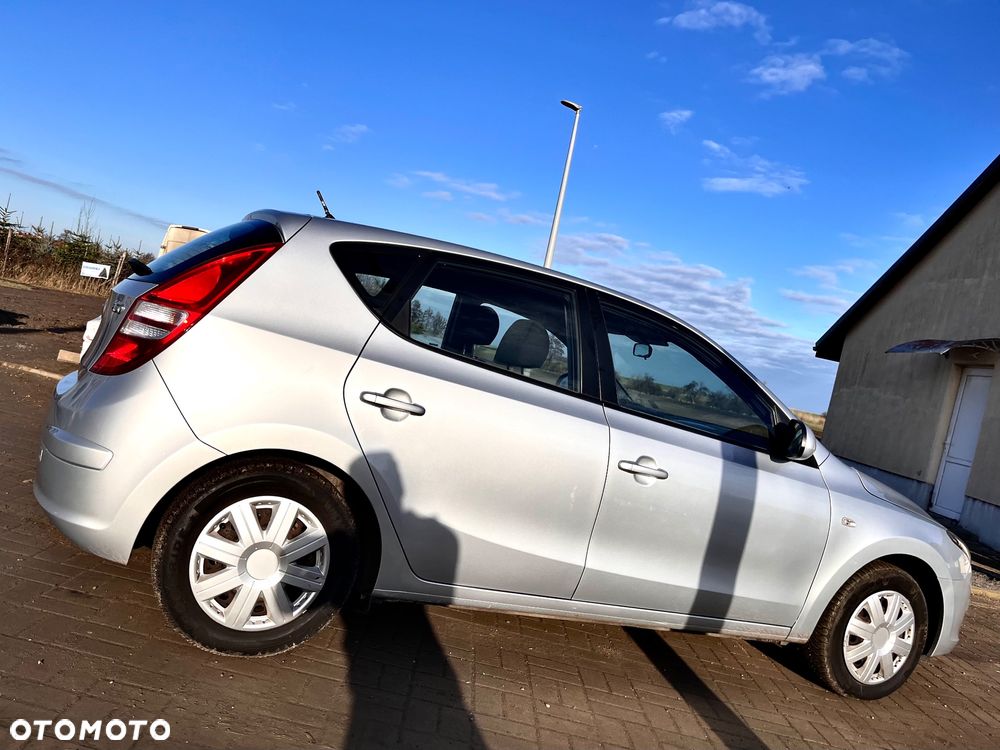 Hyundai i30 1.4 Classic + - 8