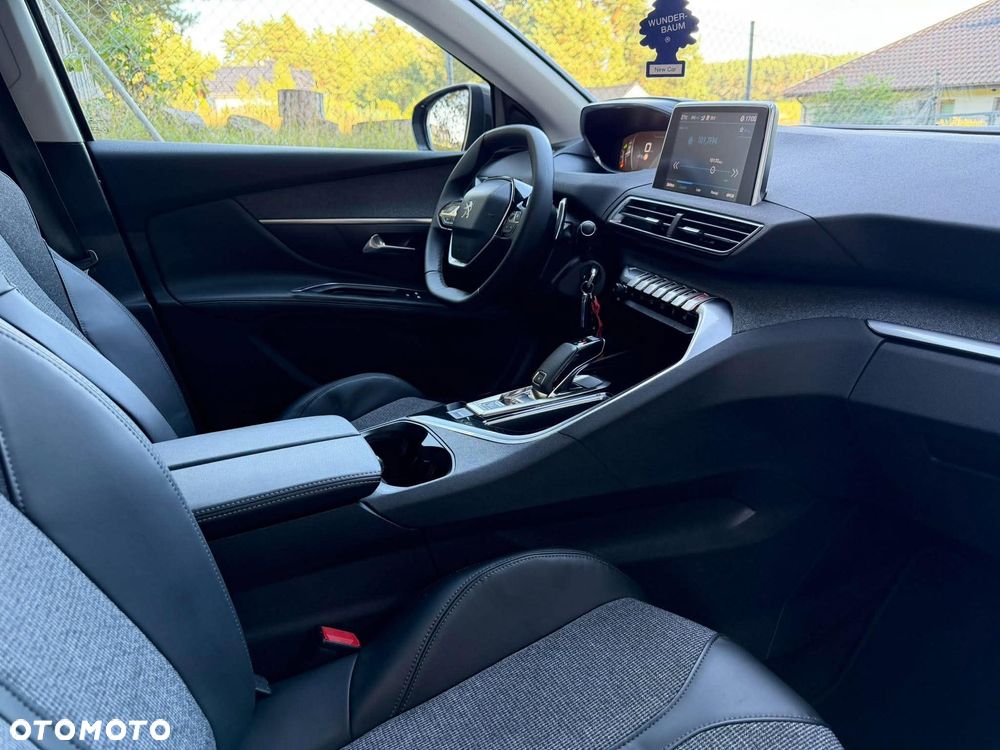 Peugeot 5008 1.6 BlueHDI Allure S&S EAT6 - 37