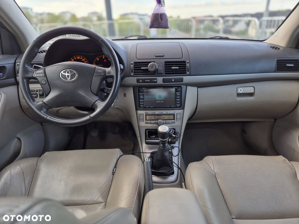 Toyota Avensis 2.0 D-4D Luna - 6