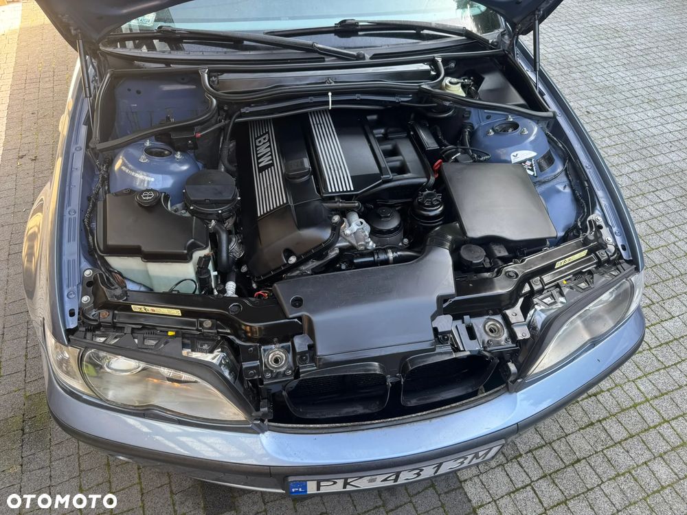BMW Seria 3 330i - 18