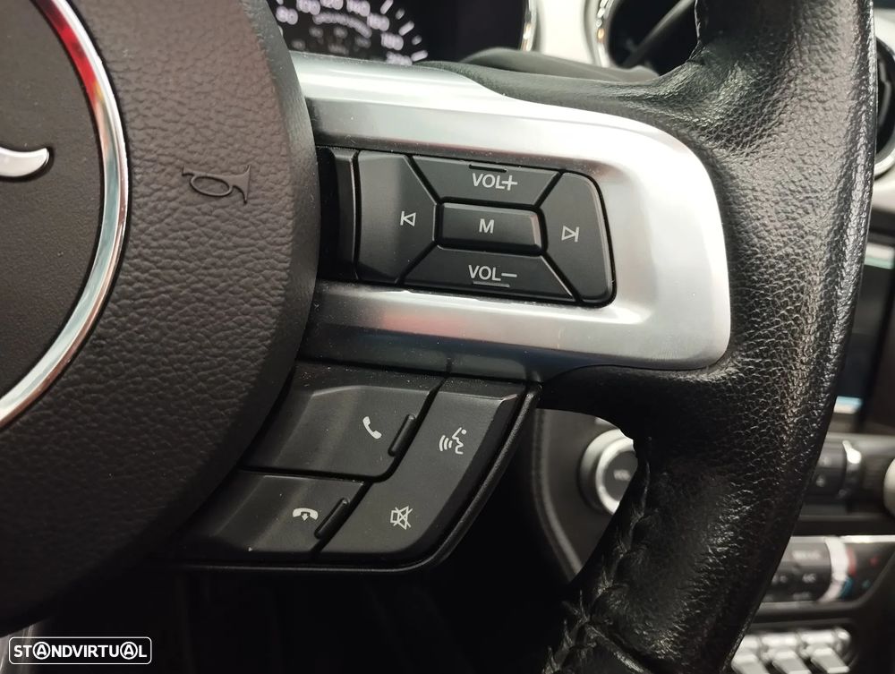 Ford Mustang 2.3i EcoBoost - 28
