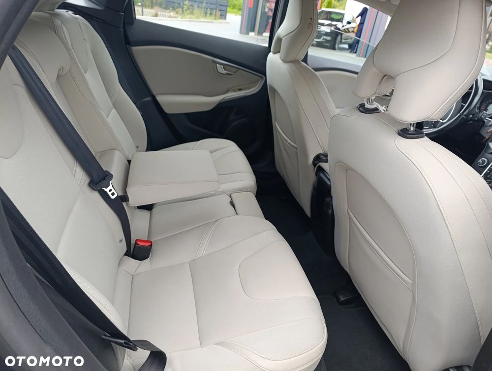 Volvo V40 D2 Momentum - 7