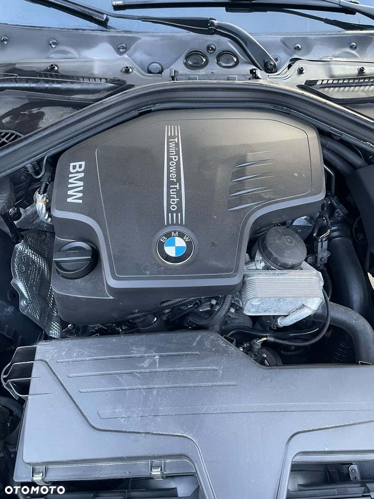 BMW Seria 3 320i xDrive Edition M Sport Shadow - 13