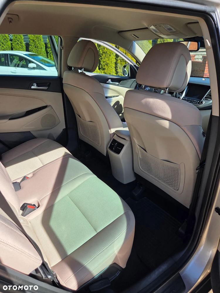 Hyundai Tucson 1.7 CRDI BlueDrive Style 2WD - 9