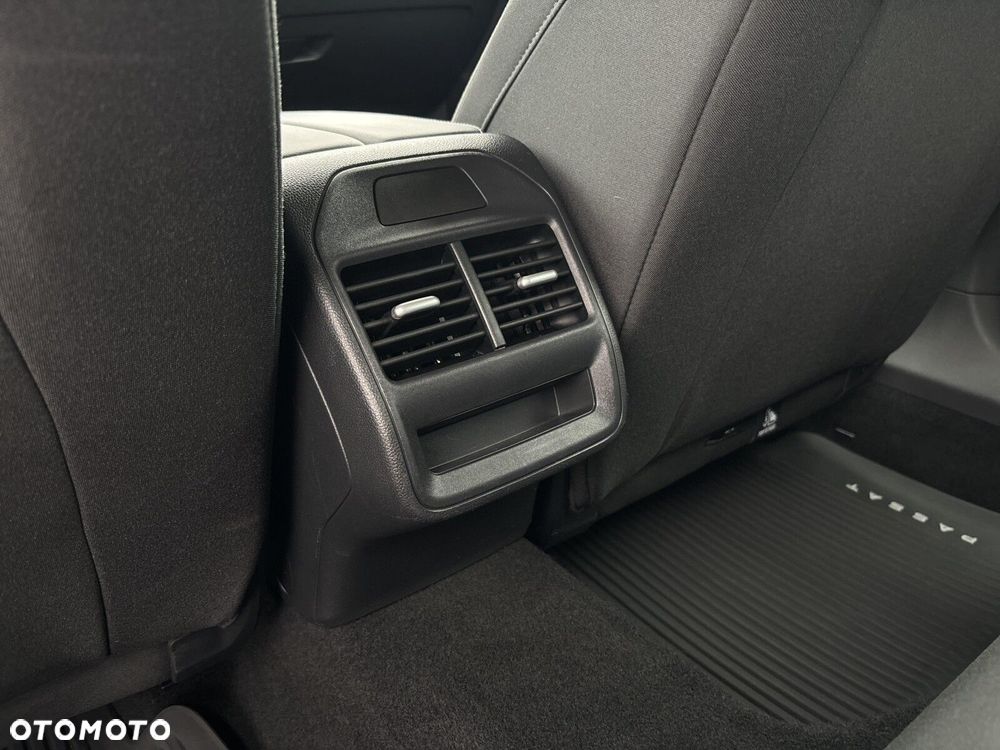 Volkswagen Passat Variant 1.5 TSI ACT mHEV DSG - 15