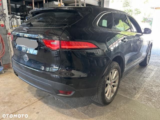 Jaguar F-Pace 20d AWD Pure - 4