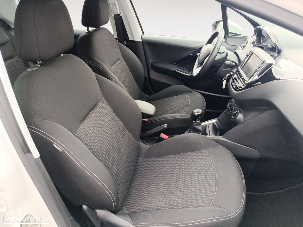 Peugeot 208 1.2 PureTech Active - 15