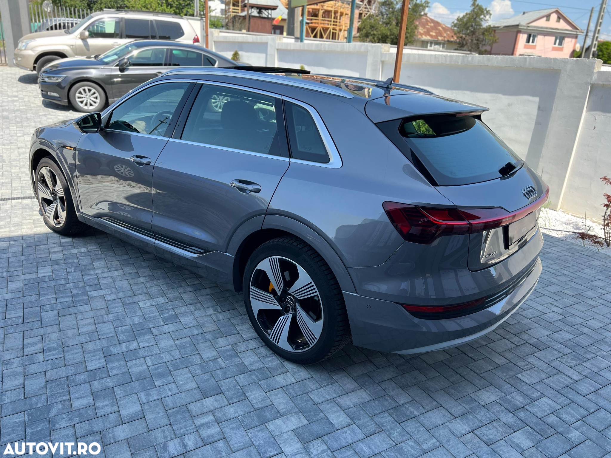 Audi e-tron 55 quattro Basic - 9
