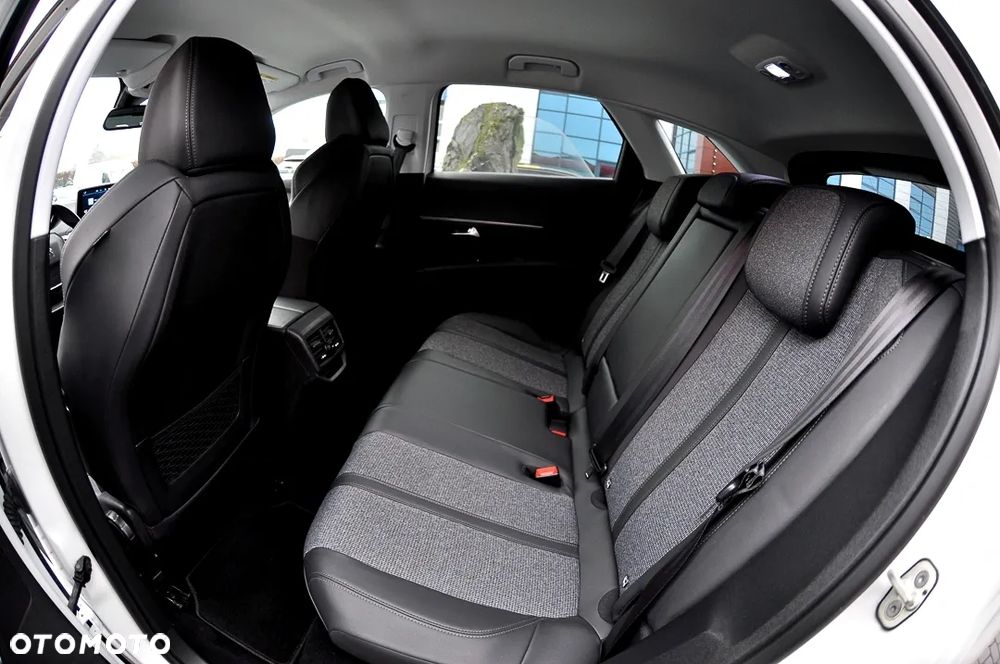 Peugeot 3008 1.2 PureTech GPF Allure S&S EAT8 - 22