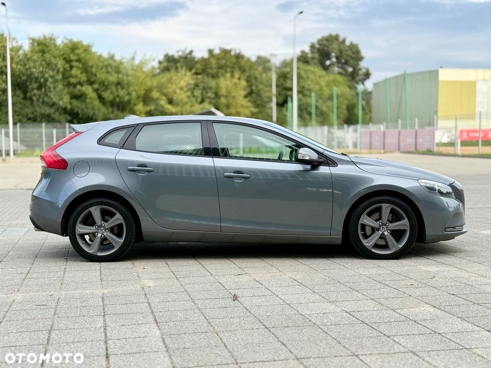 Volvo V40 D4 Geartronic Momentum - 16