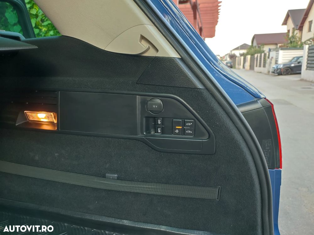 Volkswagen Touareg - 13