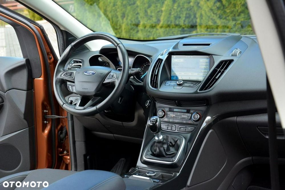 Ford Kuga 1.5 EcoBoost 2x4 Titanium - 17