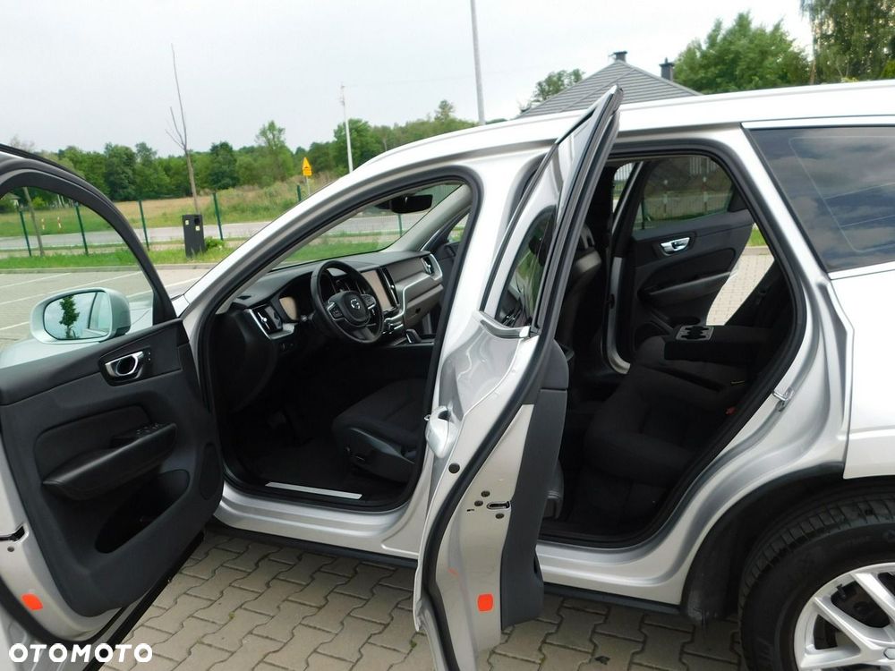 Volvo XC 60 B4 B Momentum Pro - 14