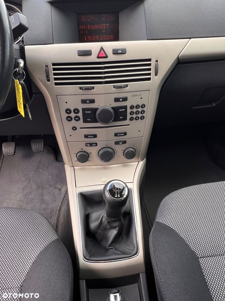 Opel Astra 1.6 Design Edition - 22