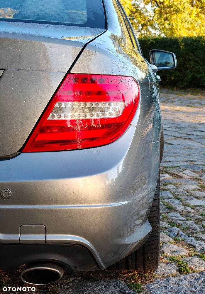 Mercedes-Benz Klasa C 350 4Matic (BlueEFFICIENCY) 7G-TRONIC Avantgarde - 6