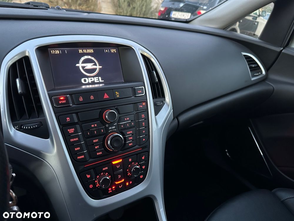 Opel Astra 1.6 T Cosmo - 17