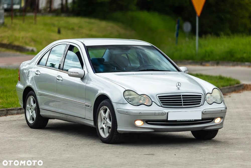 Mercedes-Benz Klasa C 240 Avantgarde Sport Edition - 6