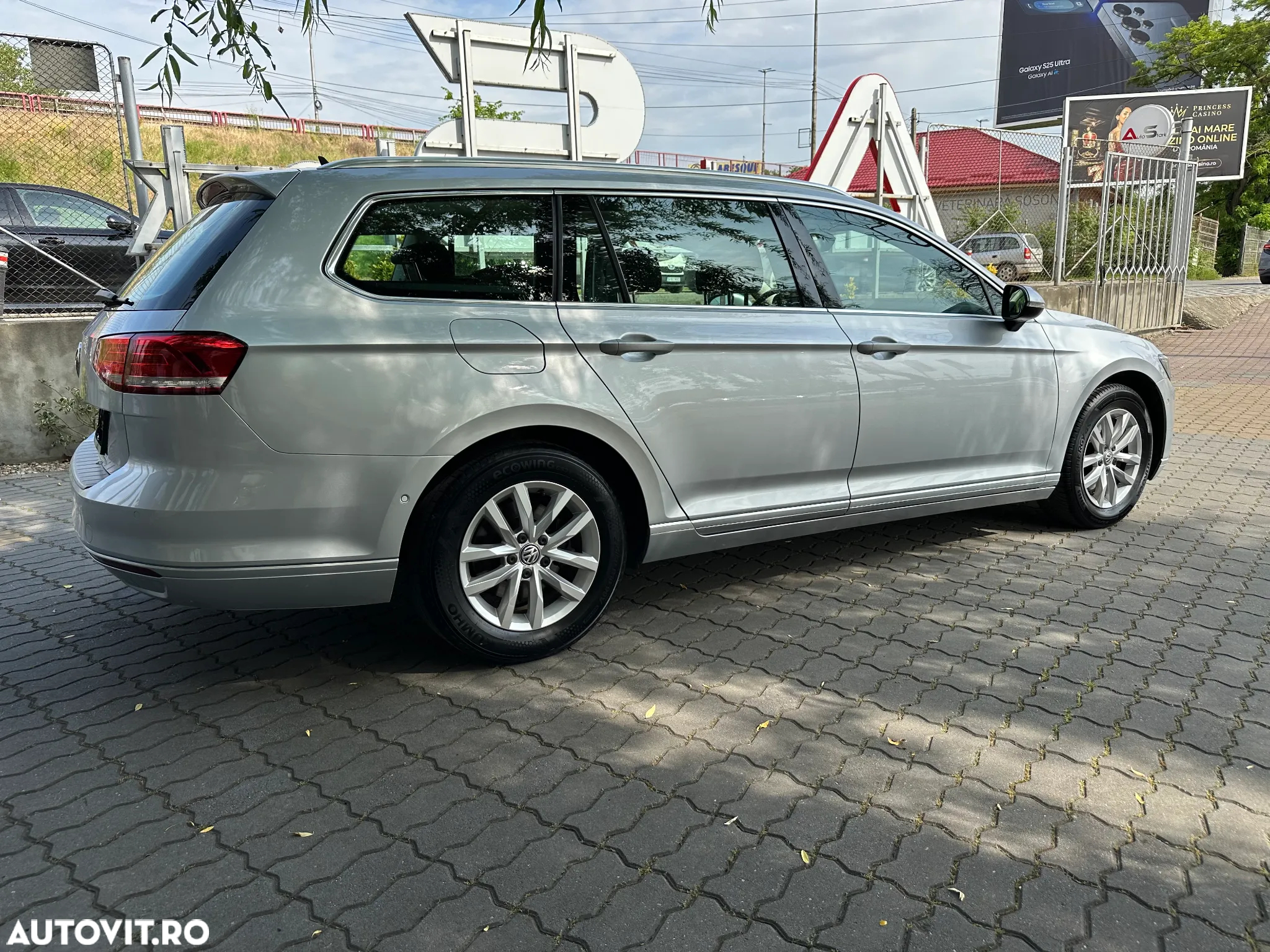 Volkswagen Passat Variant 1.6 TDI (BlueMotion Technology) DSG Comfortline - 15