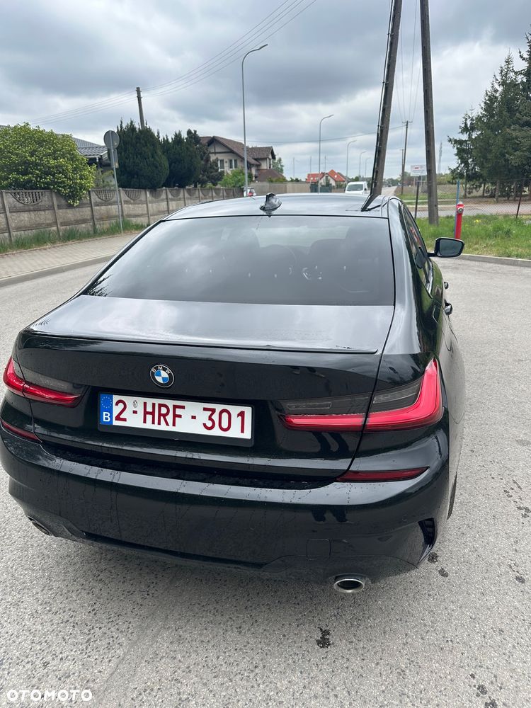BMW Seria 3 330e M Sport - 10