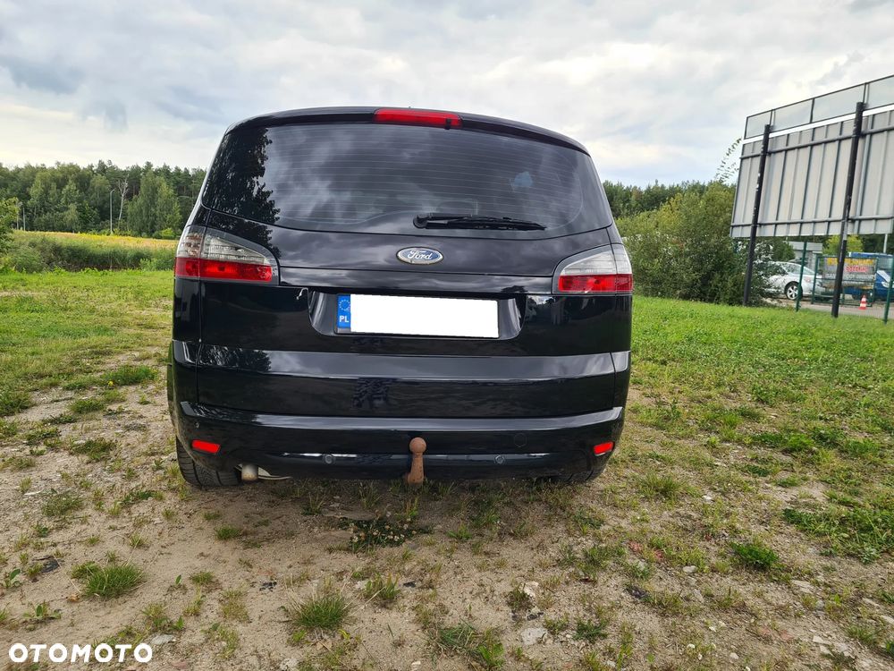 Ford S-Max - 11
