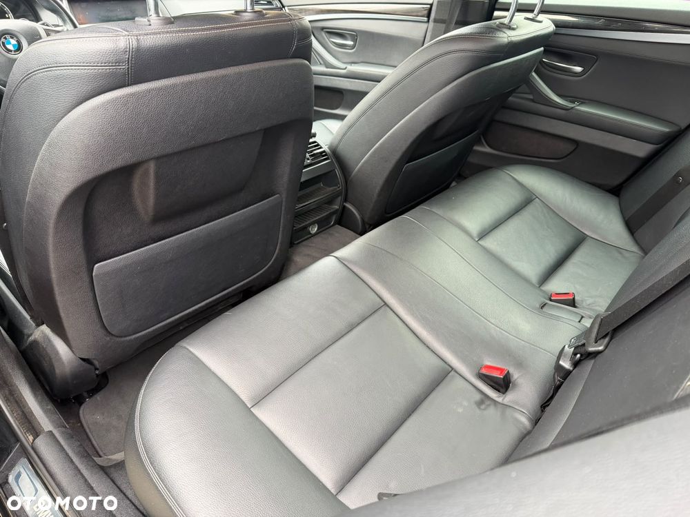 BMW Seria 5 520d Luxury Line - 9