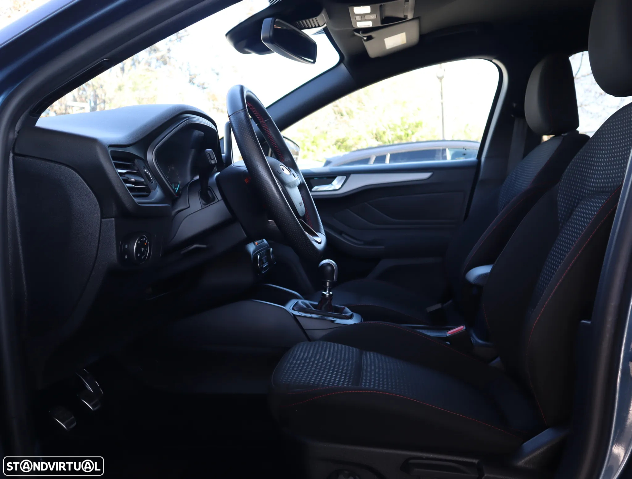 Ford Focus 1.0 EcoBoost MHEV ST-Line - 34