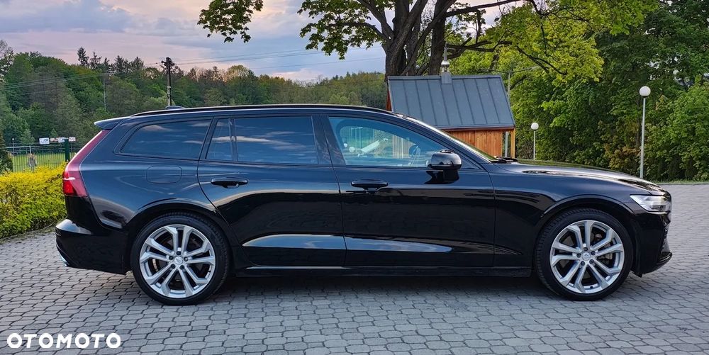 Volvo V60 T6 AWD Plug-In Hybrid Ultra Dark - 9