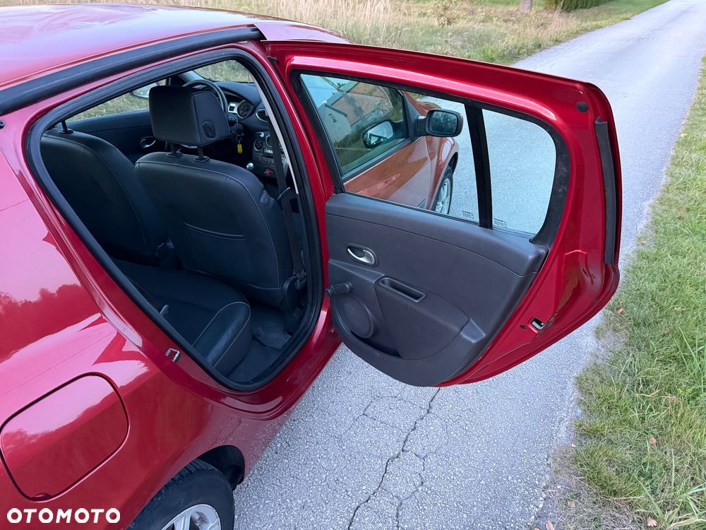 Renault Clio - 19