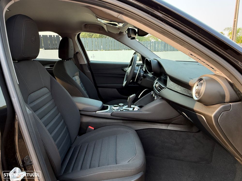 Alfa Romeo Giulia 2.2 D Super AT8 - 26
