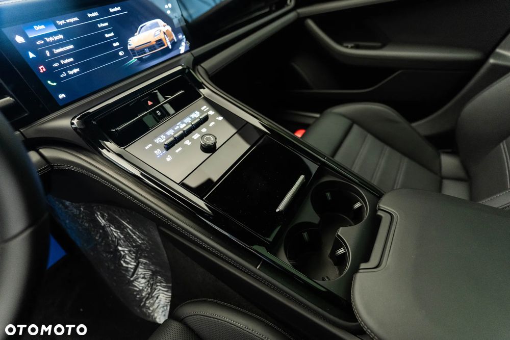 Porsche Panamera 4 - 22