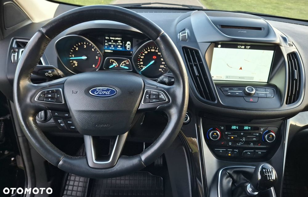 Ford Kuga 2.0 TDCi 2x4 Titanium - 20