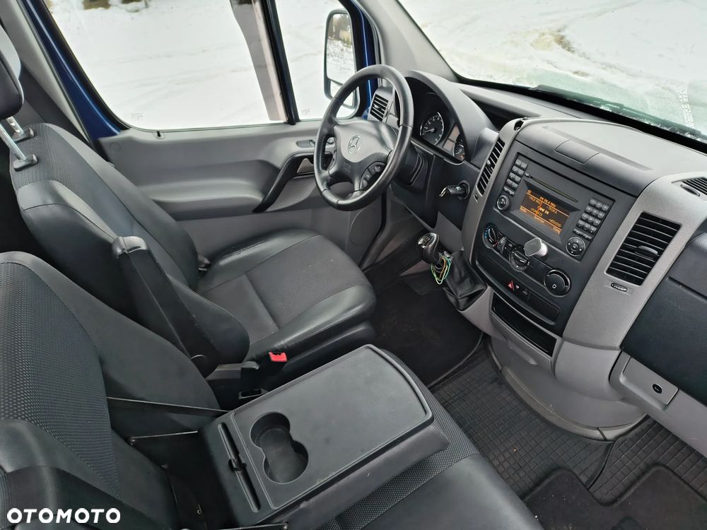 Mercedes-Benz Sprinter - 12