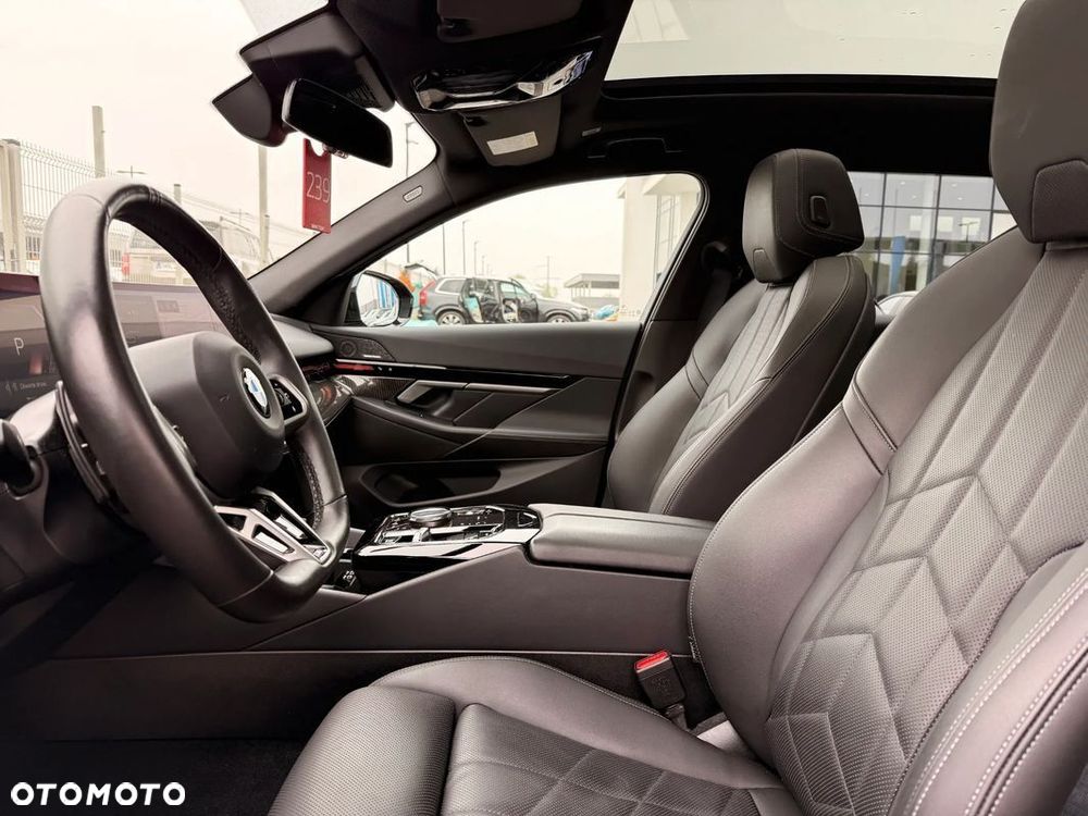 BMW Seria 5 520d xDrive mHEV - 23