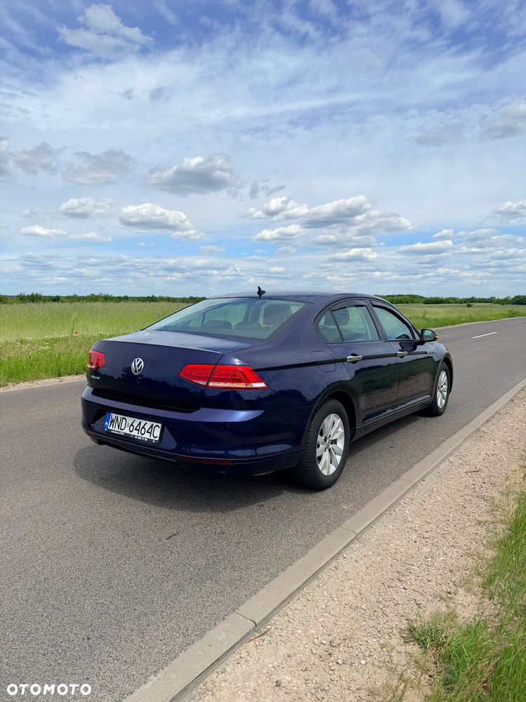 Volkswagen Passat - 4