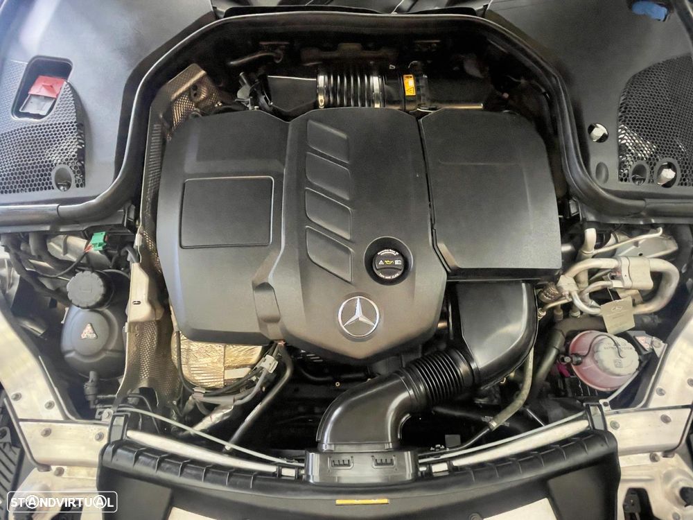 Mercedes-Benz E 300 de AMG Line - 53